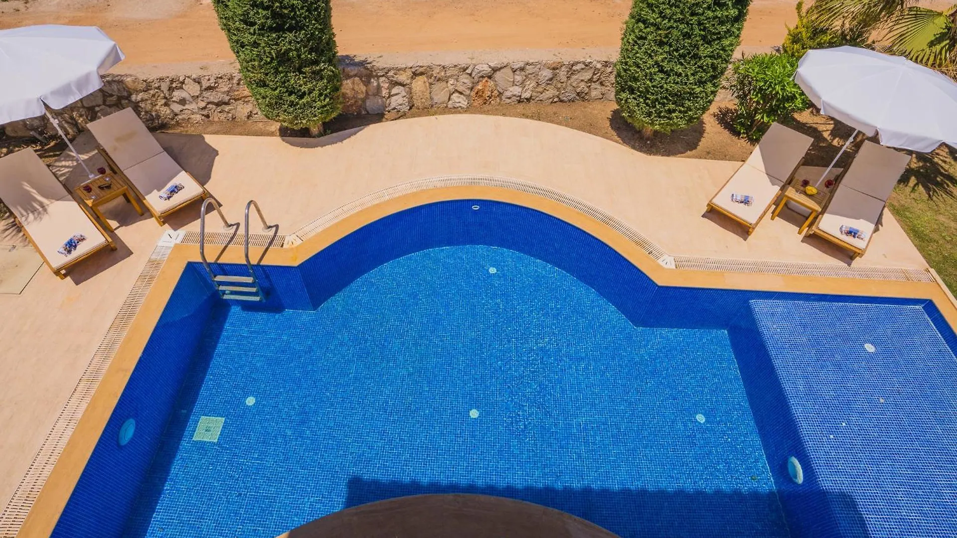 Fethiye Ovacikta 3+1 Oezel Havuzlu Villa Royal 15
