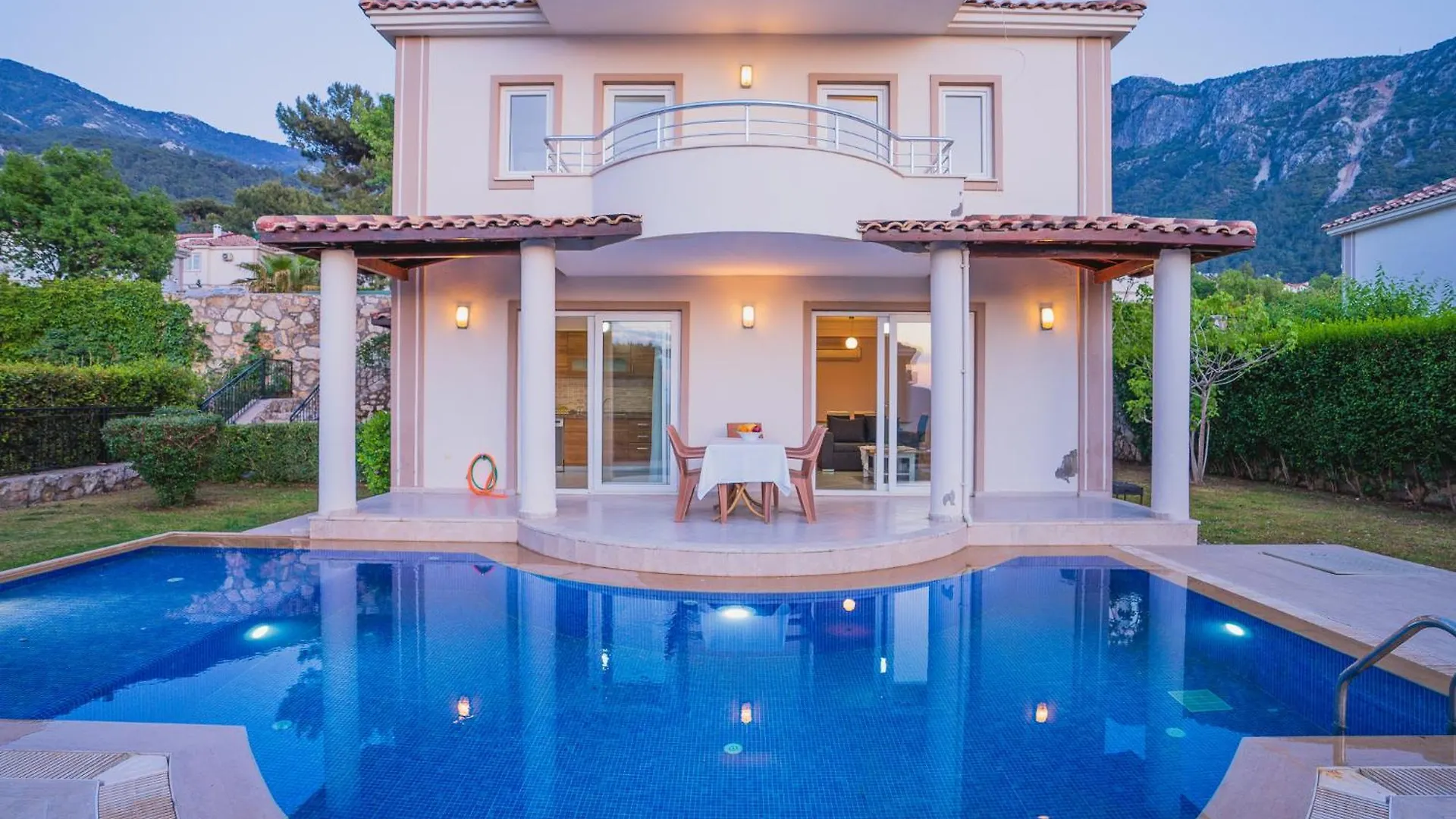 Fethiye Ovacikta 3+1 Oezel Havuzlu Villa Royal 15 Turquia